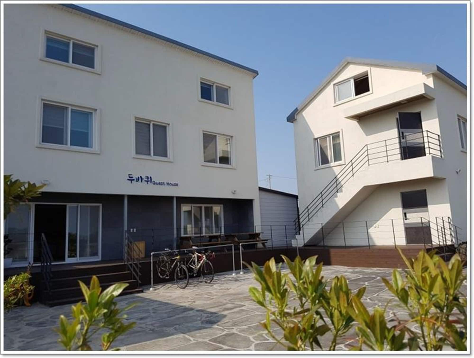Two Wheels Guest House Seogwipo Zewnętrze zdjęcie